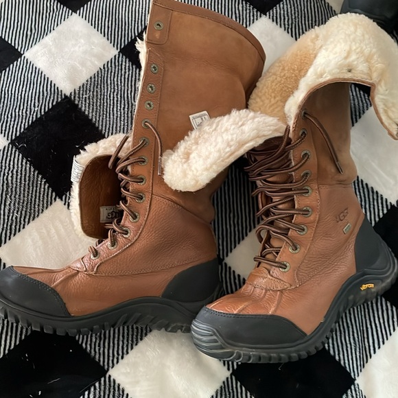 UGG Adirondack II TALL boots 8 - Picture 3 of 14
